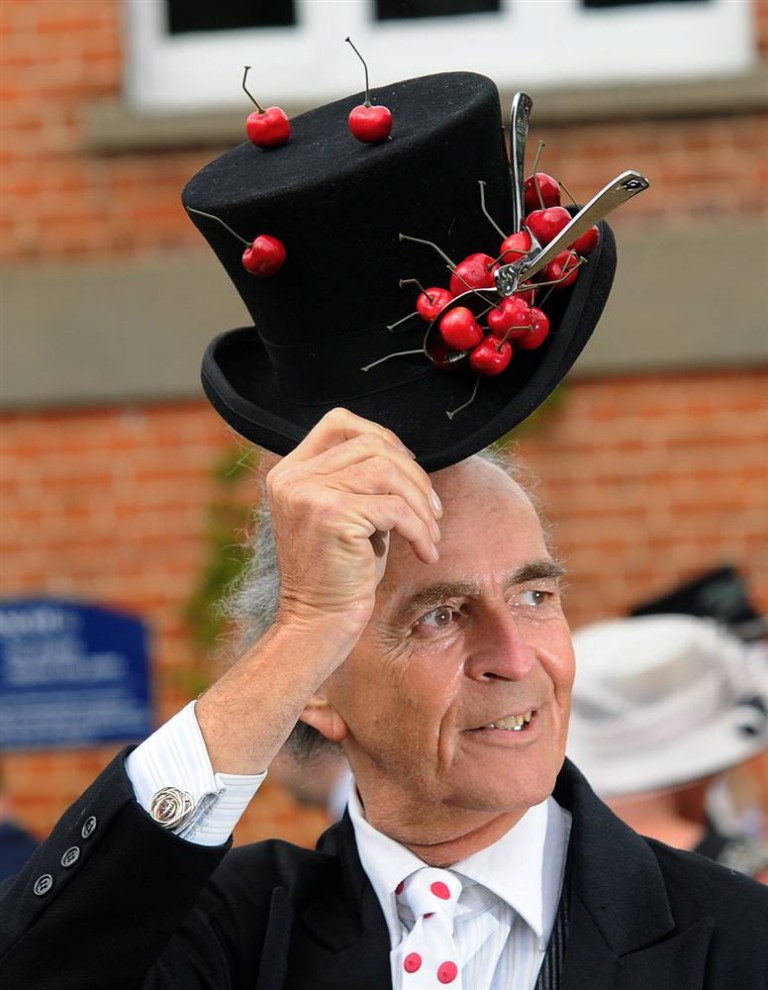 Шляпки 2 1160 768x990 Парад шляп на скачках Royal Ascot (Часть 2)