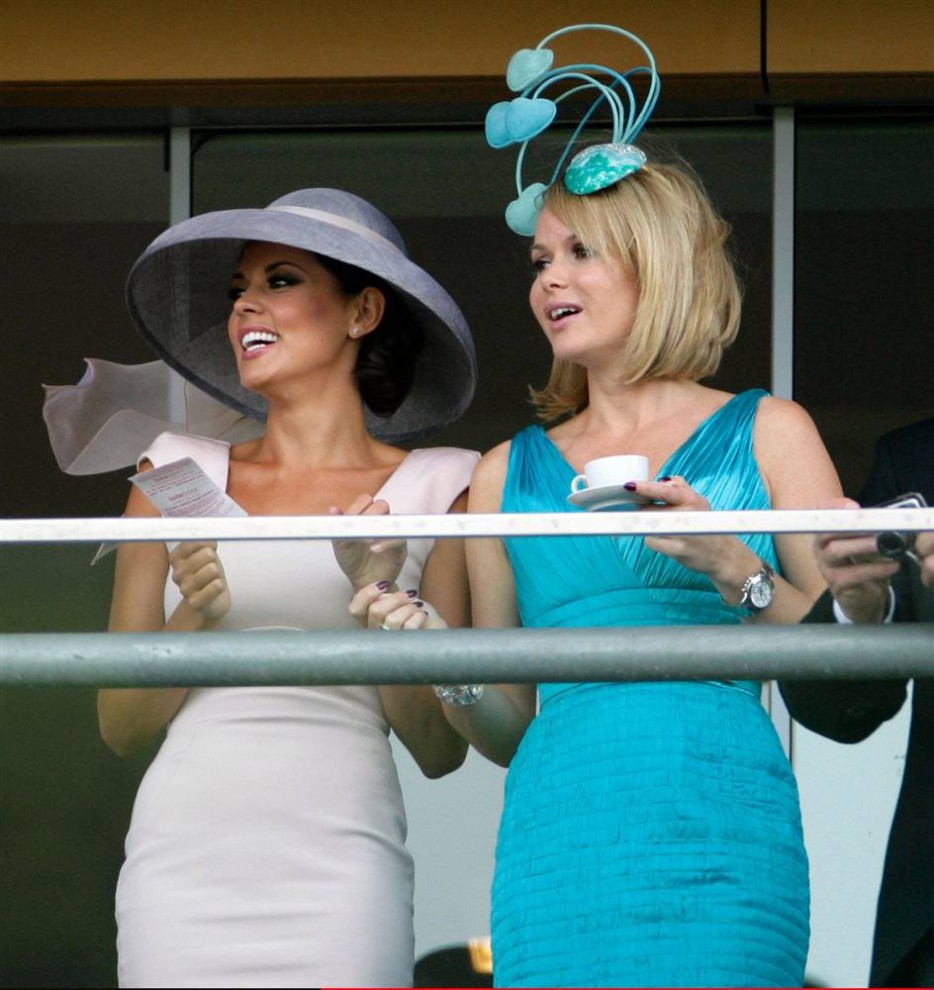 Шляпки 2 1340 934x990 Парад шляп на скачках Royal Ascot (Часть 2)