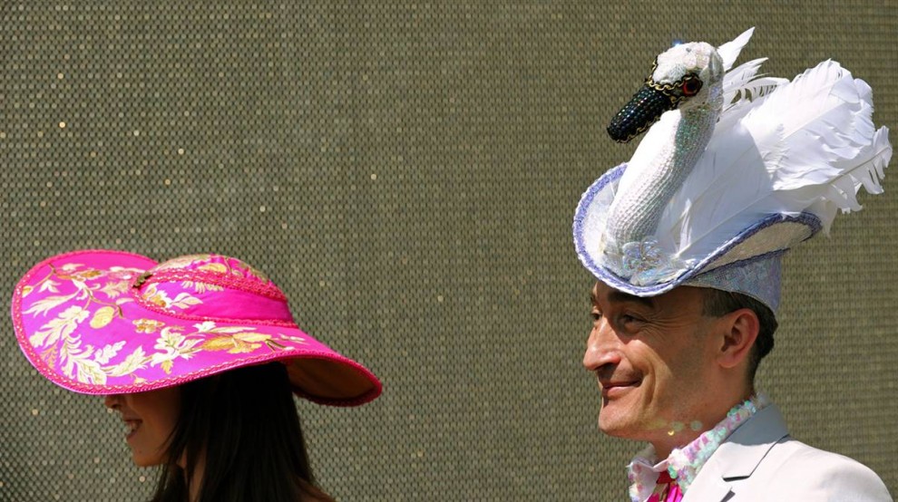Шляпки 2 640 990x554 Парад шляп на скачках Royal Ascot (Часть 2)