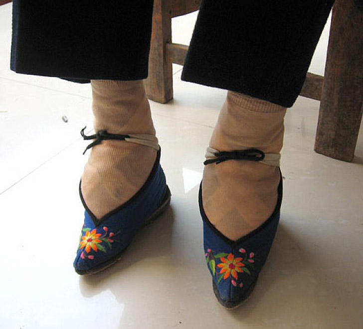 lilyfeet47 Прогулка между золотых лотосов