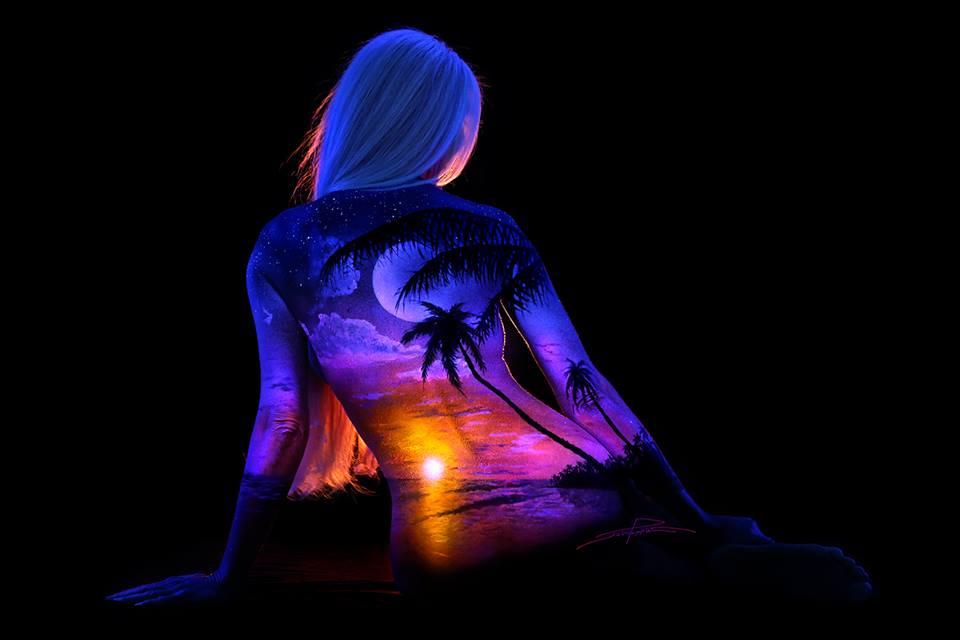 Poppleton01 Сказочные пейзажи на телах девушек