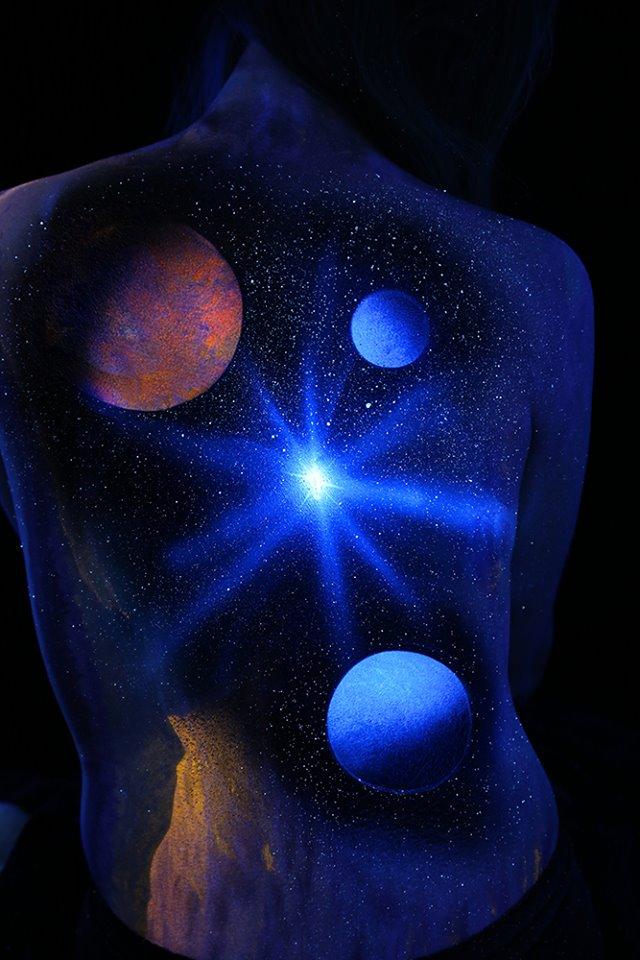 Poppleton04 Сказочные пейзажи на телах девушек