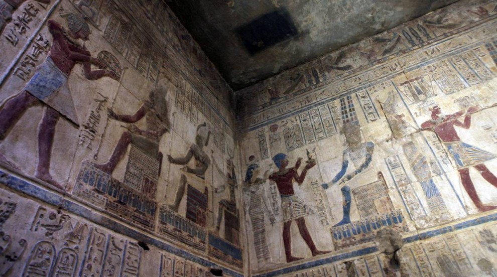 15) Стены Карнакского храма в Луксоре украшены изображениями фараонов. В течение 40 лет храмовый комплекс изучался и восстанавливался франко-египетской группой археологов. (Khaled Desouki/AFP - Getty Images)