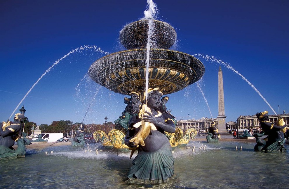 12) Источая историю: Фонтан Fontaine des Mers в одном из главных общественных скверов на площади Согласия. Это самая большая площадь в Париже (20 акров). (Henri Garat/Paris Tourist Office)