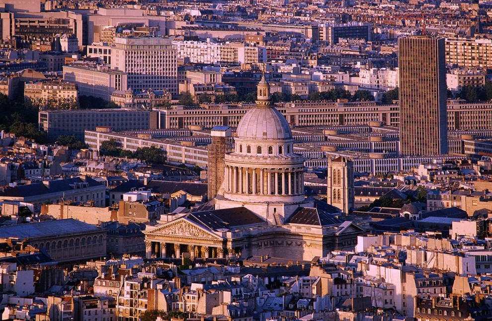 6) Ле Пантеон: Первоначально ле Пантеон должен был стать церковью святой Женевьевы, которой молился Луи XV, когда заболел. Здание использовалось в религиозных и гражданских целях до 1885 года, а теперь это известное место захоронения. (David Lefranc/Paris Tourist Office)