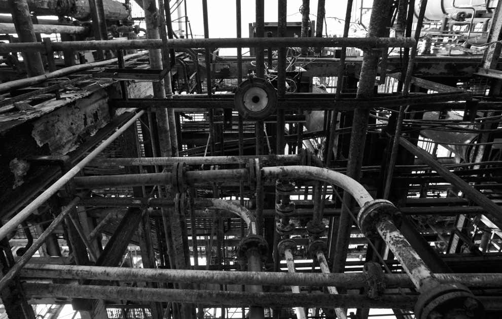 5.  Ditinggalkan mekanisme pabrik kimia «Union Carbide» November 21, 2009.  (AP Photo / Saurabh Das)