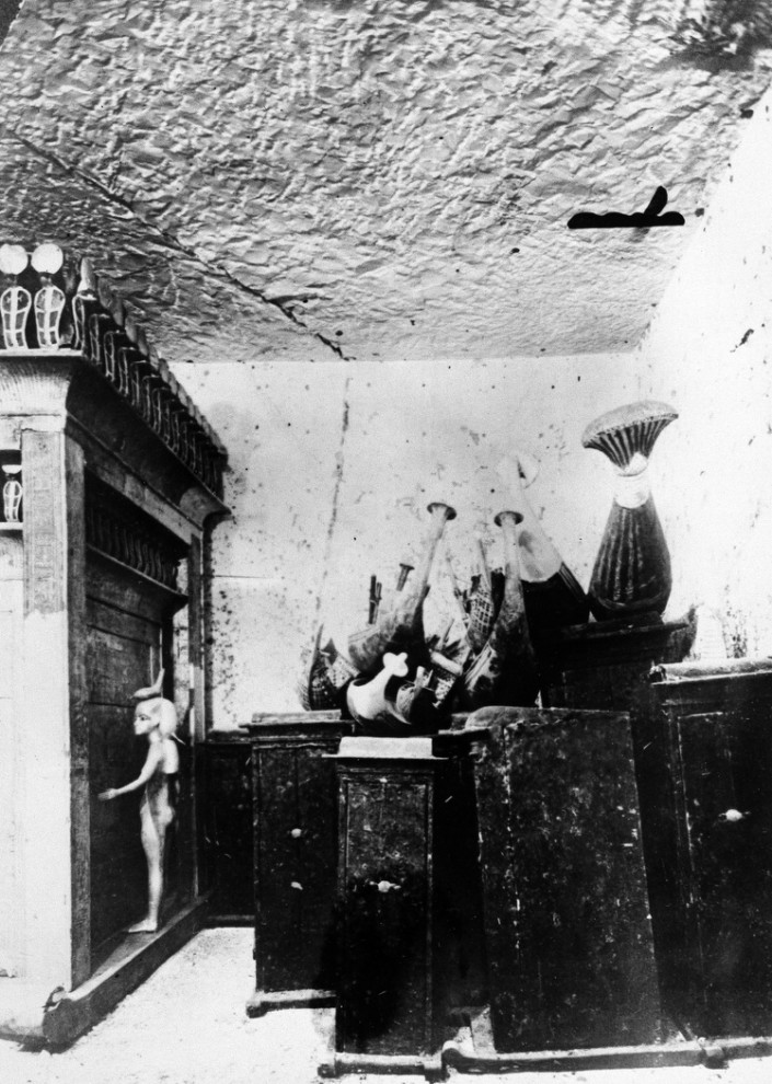 3.
Некоторые из сокровищ, найденные в гробнице Тутанхамона в 1923 <br
/>году. (AP Photo)