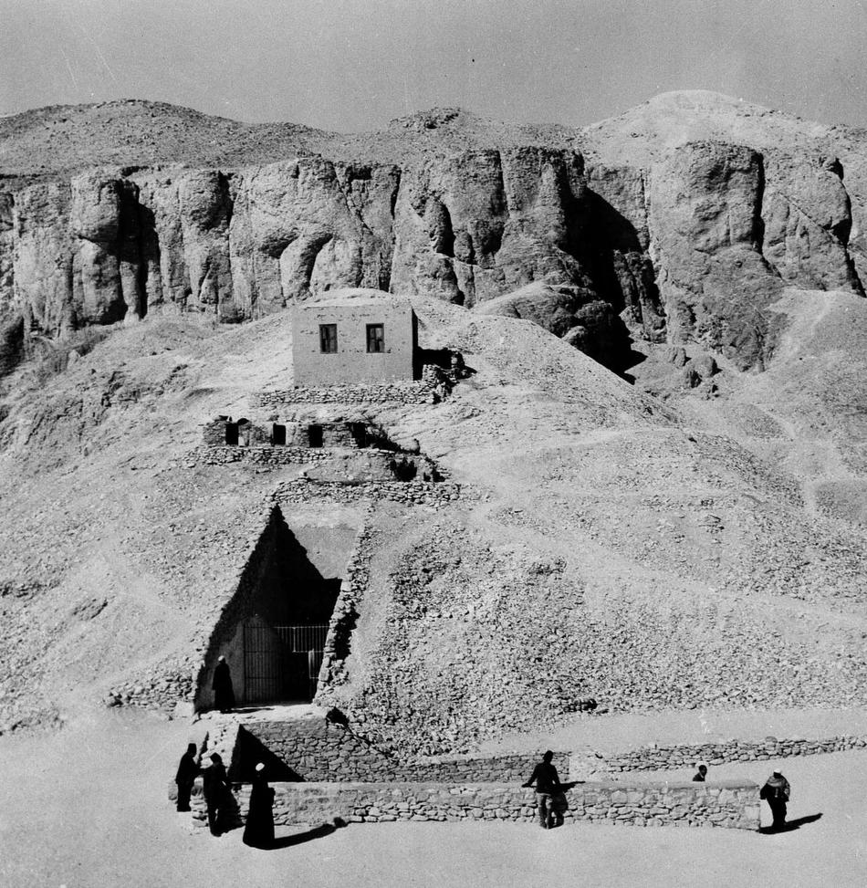 5. <br />Вход в гробницу Тутанхамона. (AP
Photo/Ham Wright)