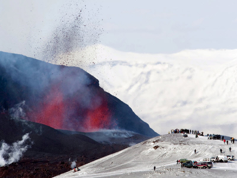 La erupcion del volcan en la Islandia