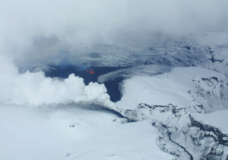 La erupcion del volcan en la Islandia