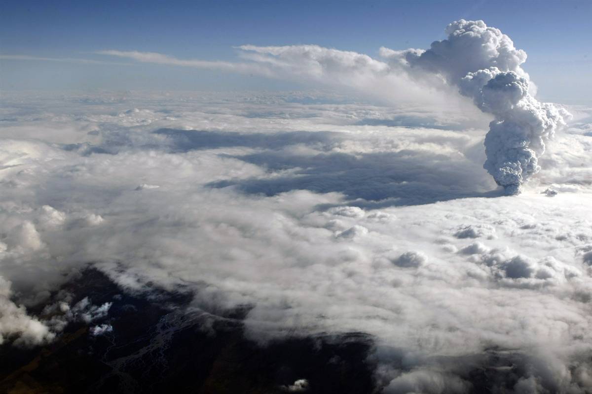 537 Извержение вулкана в Исландии