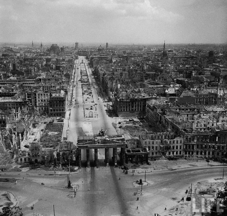 015 

Вспоминая историю: Берлин в конце войны