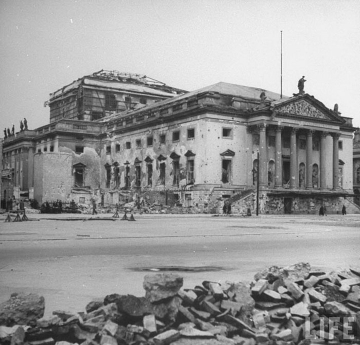2119

 Вспоминая историю: Берлин в конце войны