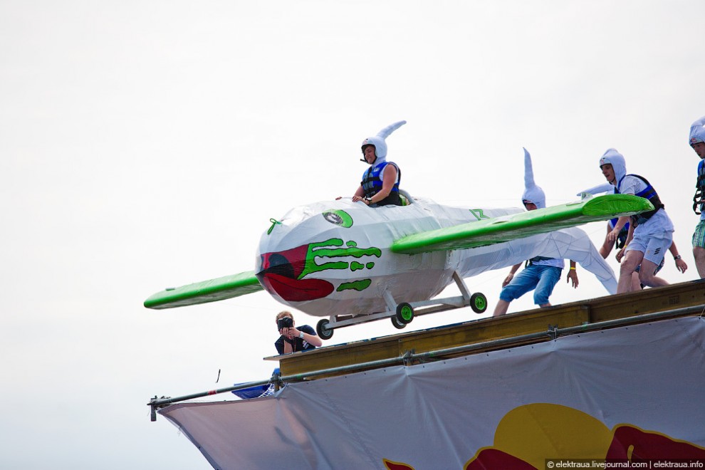 Red Bull FlugTag 2010 в Киеве Red Bull FlugTag 2010 в Киеве