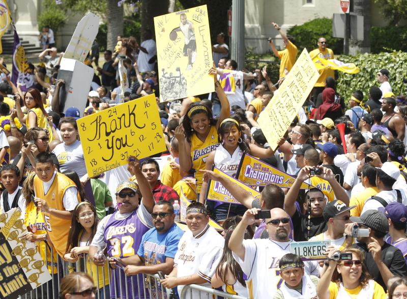 images37 Чемпионский парад Lakers в Лос Анджелесе