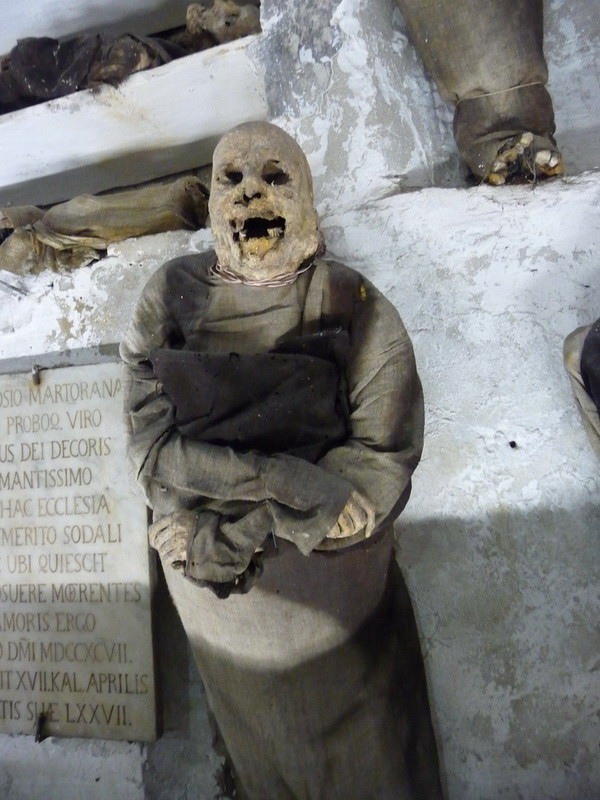 1639 Музей мертвецов в Палермо