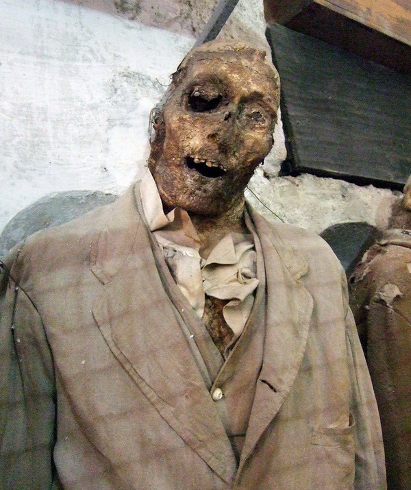 3016 Музей мертвецов в Палермо
