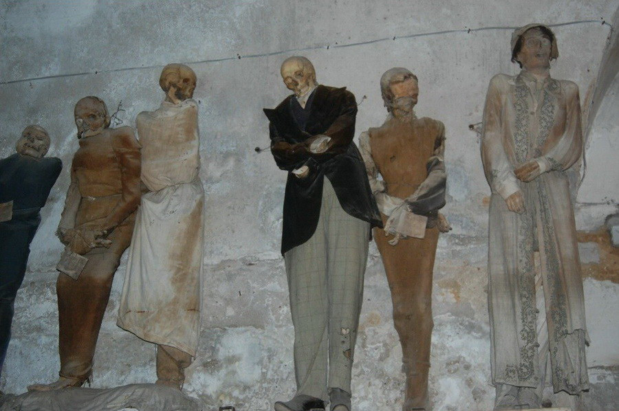 4513 Музей мертвецов в Палермо