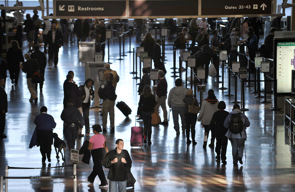 holiday0 Нескромные меры безопасности в американских аэропортах