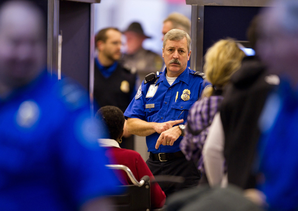 holidayF Нескромные меры безопасности в американских аэропортах
