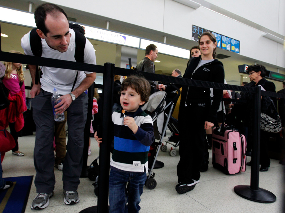 holidayR Нескромные меры безопасности в американских аэропортах