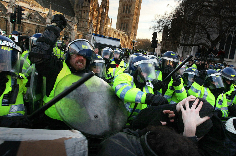 l14 2626 Студенческие акции протеста в Лондоне