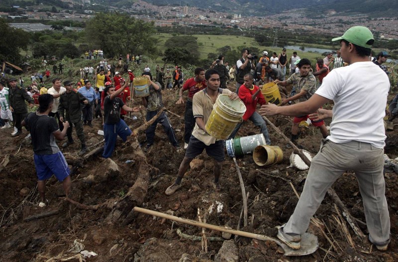 ss 101106 colombia landslide 08.ss full 800x526 Оползень в Колумбии