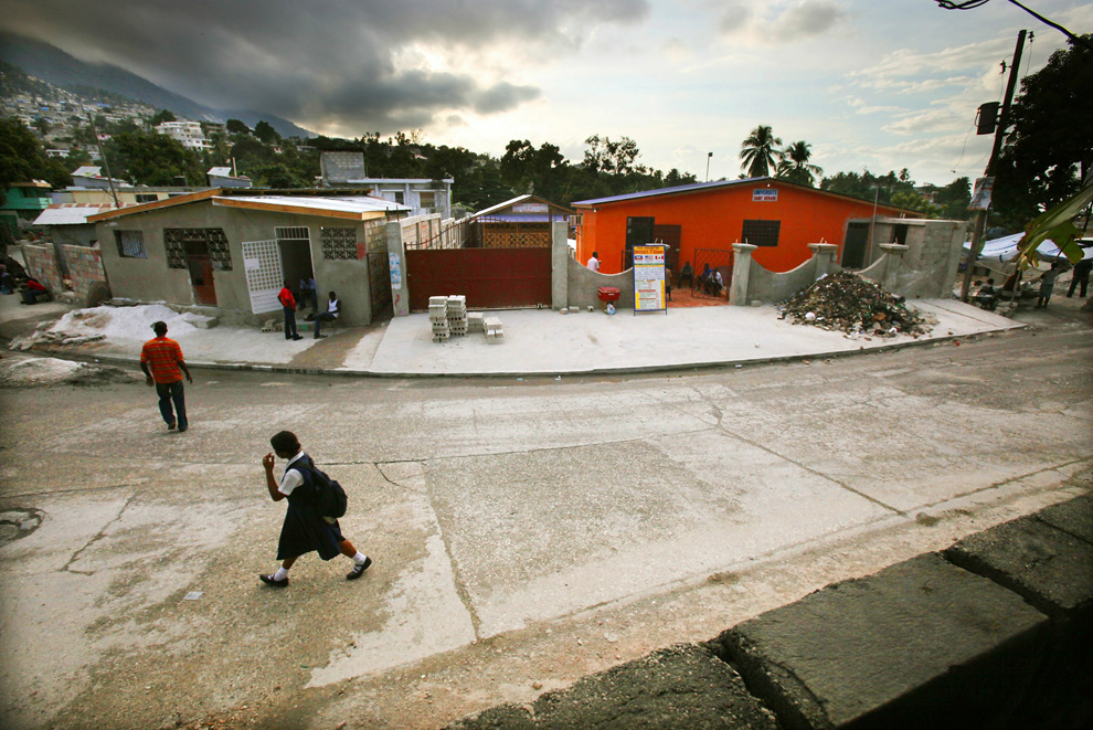 Гаити год спустя