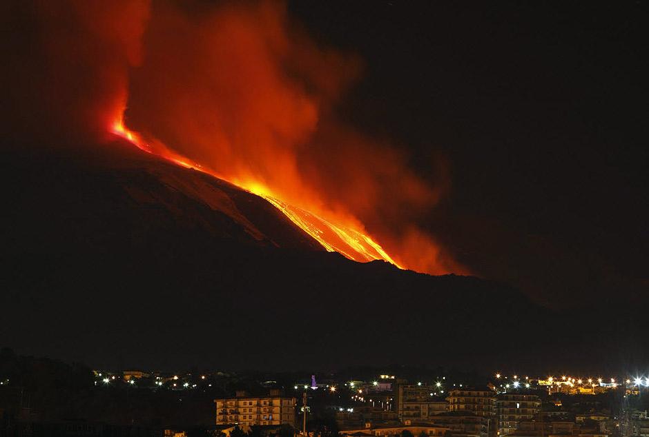 41033150 Извержение вулкана Этна
