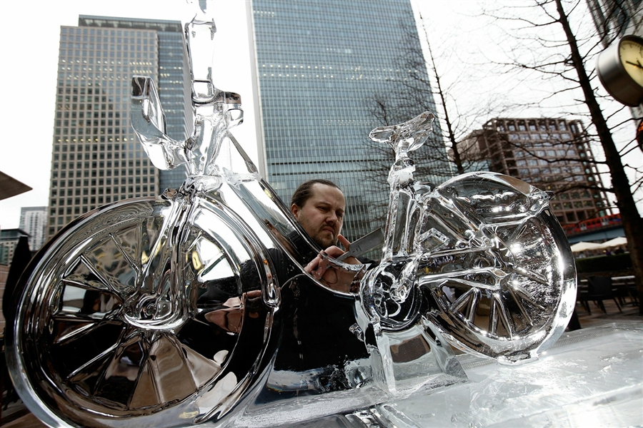 http://bigpicture.ru/wp-content/uploads/2011/01/pb-110113-ice-bike-whalen.photoblog900.jpg