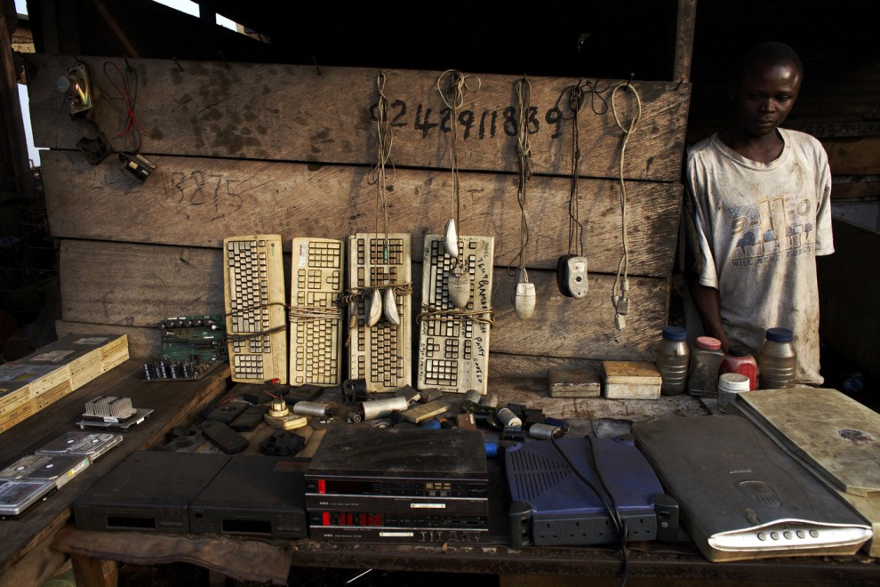 Электронная свалка в столице Ганы