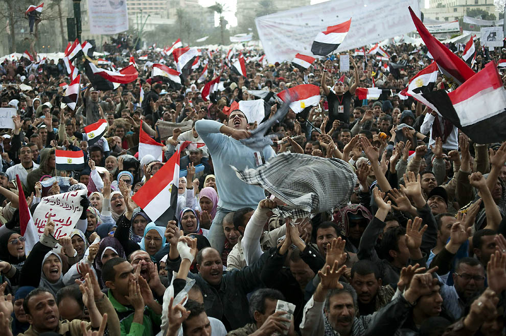 bp031 Они ждали и дождались: Мубарак подал в отставку