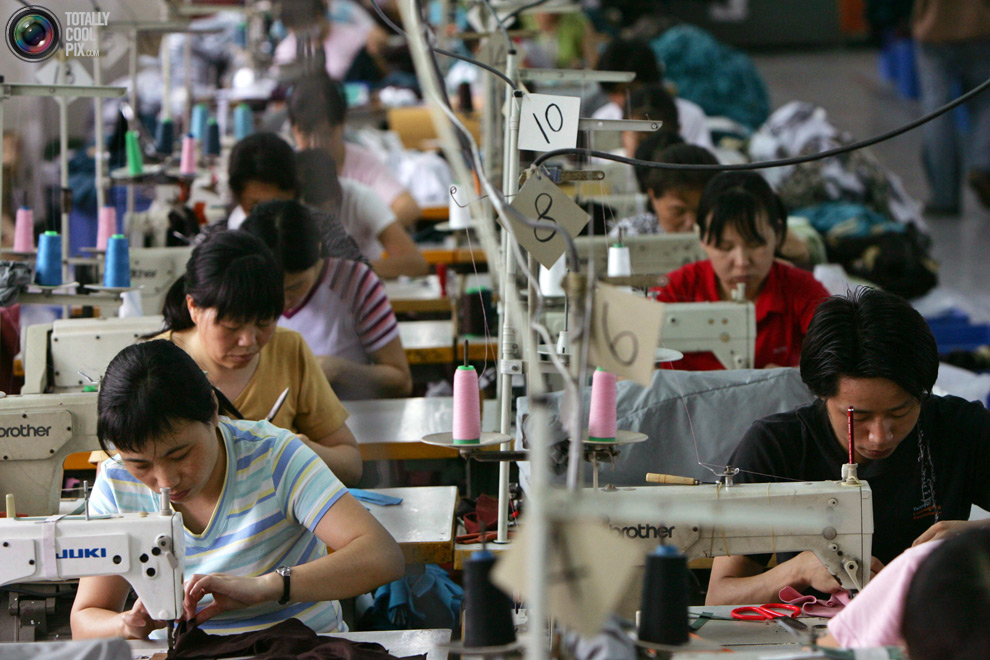 В Китае работники фабрики, выпускающей Nike и Adidas, протестуют против сокращения заработной платы