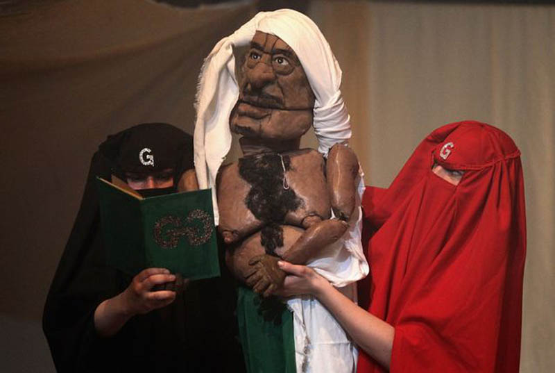 0220 Кукольный спектакль про Каддафи