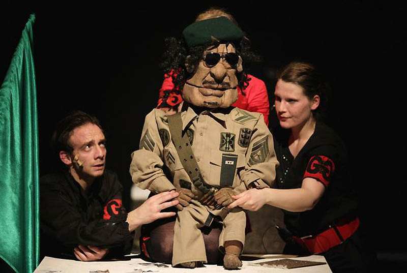 0819 Кукольный спектакль про Каддафи