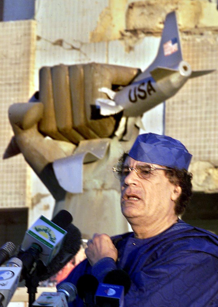 17 704x990 Муаммар Каддафи в разные годы своего правления
