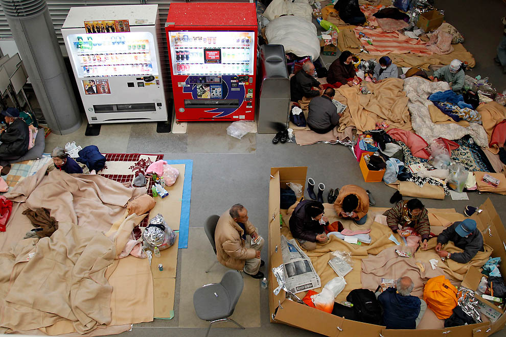bp084 Япония: через неделю после землетрясения