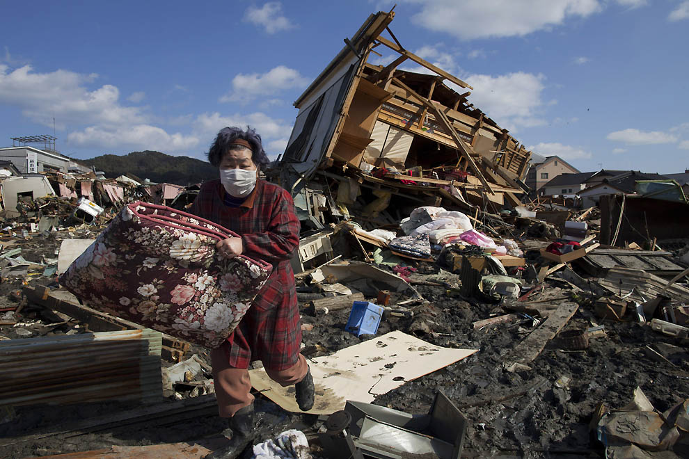 bp136 Япония: через неделю после землетрясения