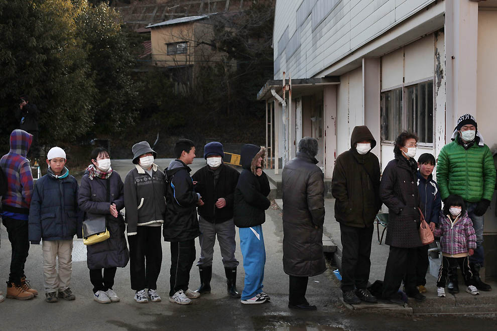 bp155 Япония: Надежды найти выживших практически нет 