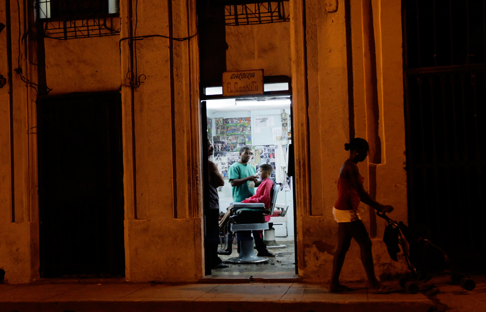 Куба - глядя вперед, оглядываясь назад