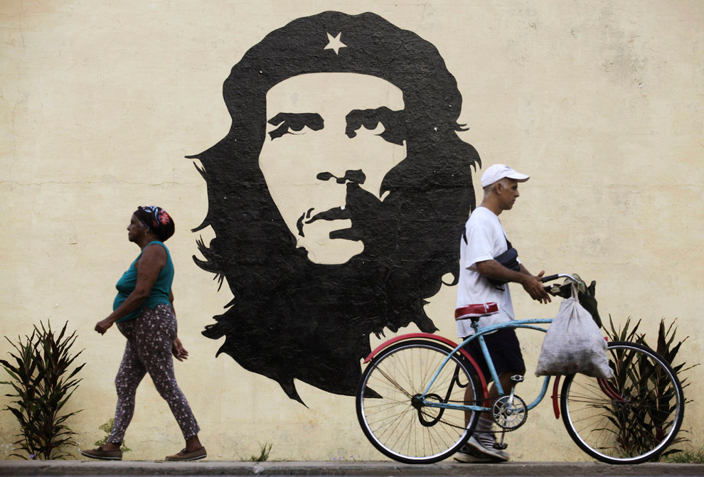 Куба - глядя вперед, оглядываясь назад