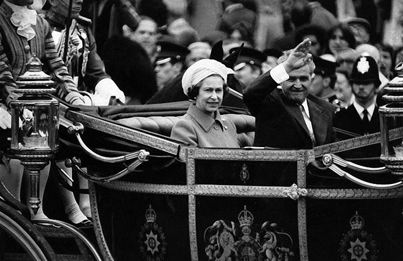 queen19 Королева Елизавета II отметила свое 85 летие