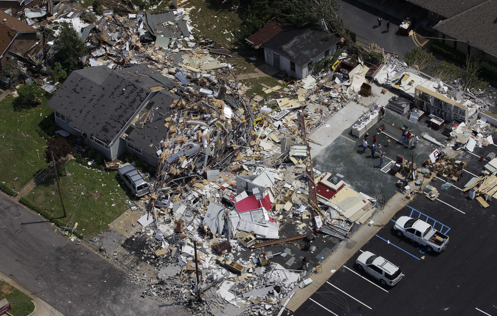 9536033 Последствия торнадо в Алабаме: Вид сверху