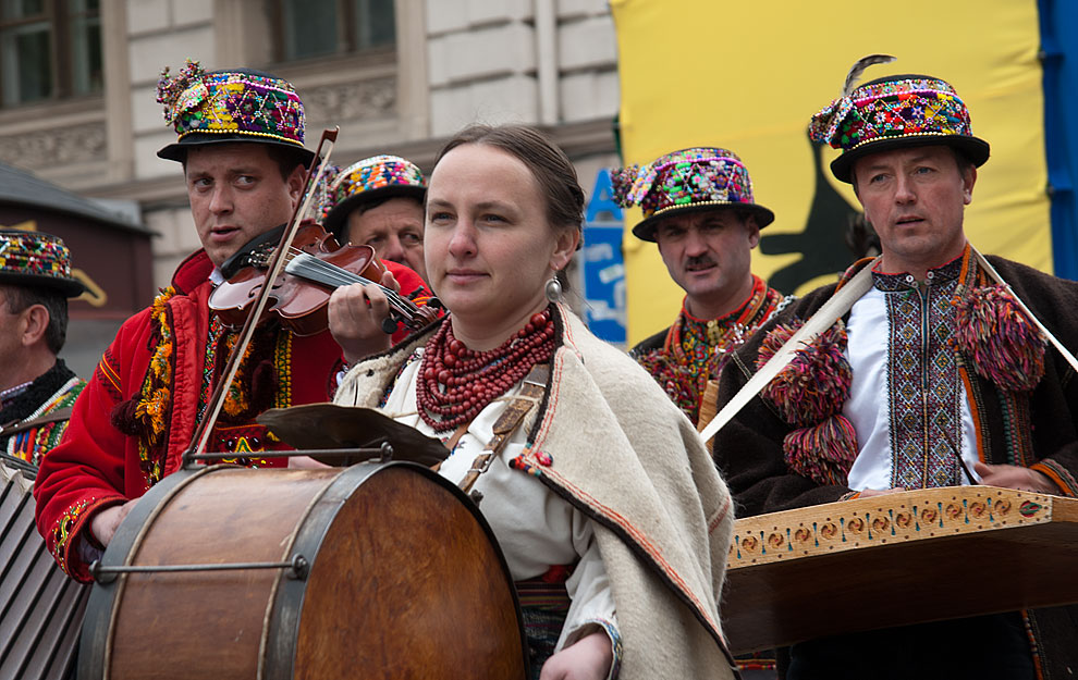 parad14 День города во Львове: Праздничное шествие