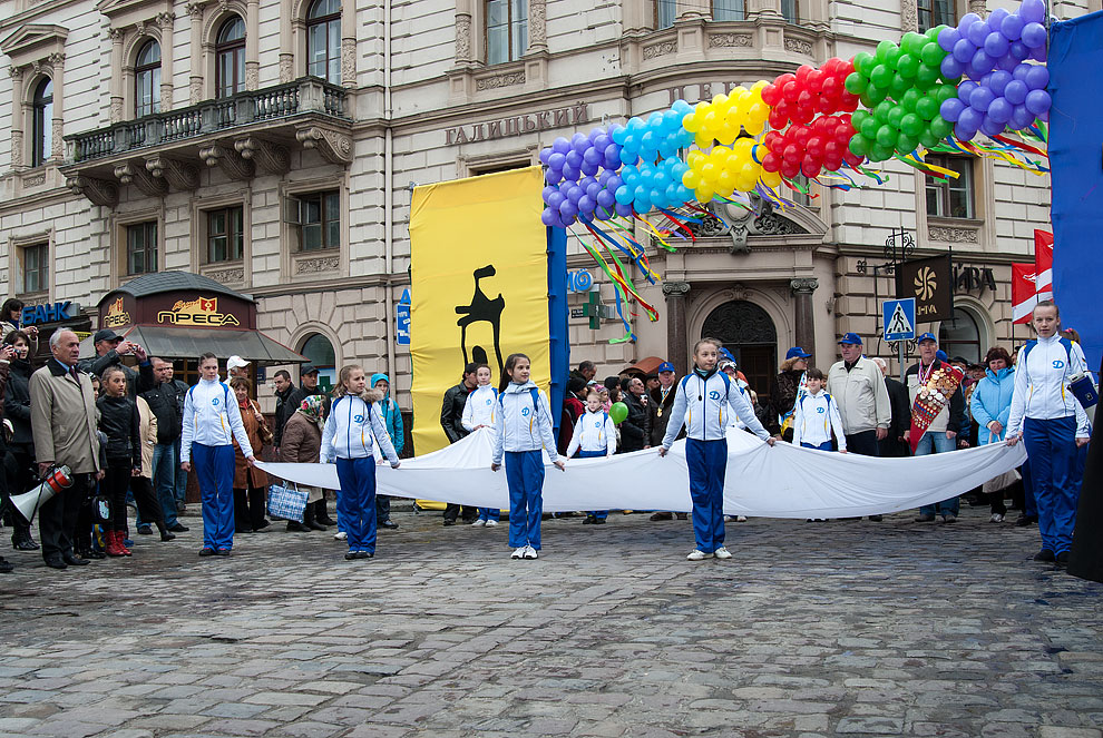 parad15 День города во Львове: Праздничное шествие