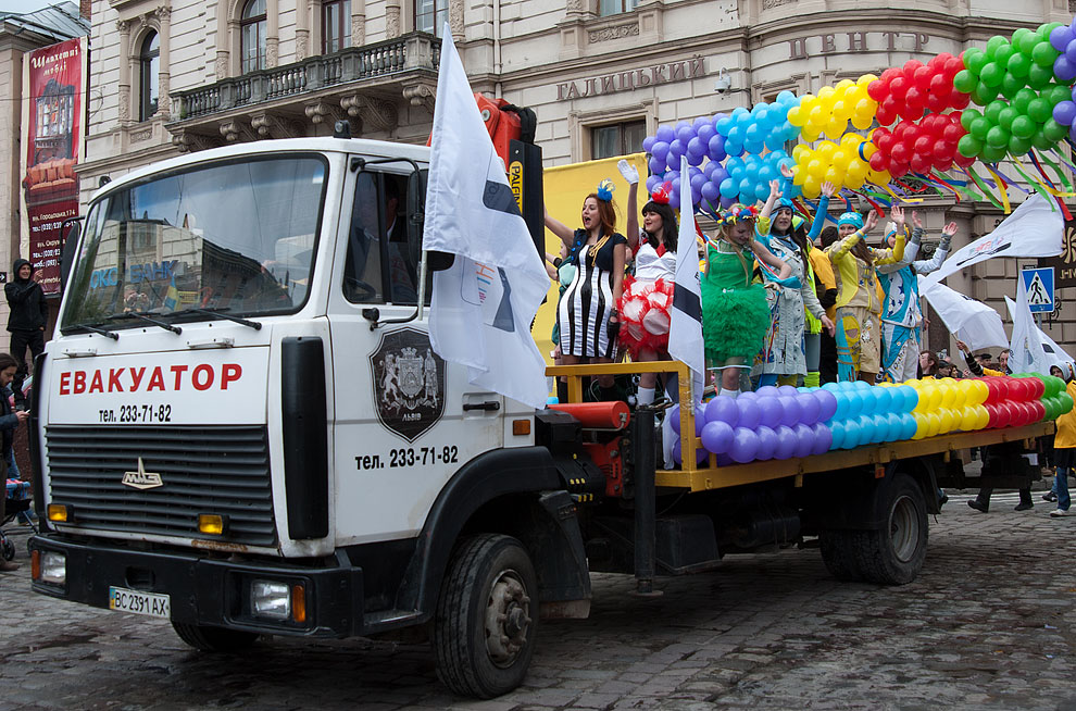 parad20 День города во Львове: Праздничное шествие
