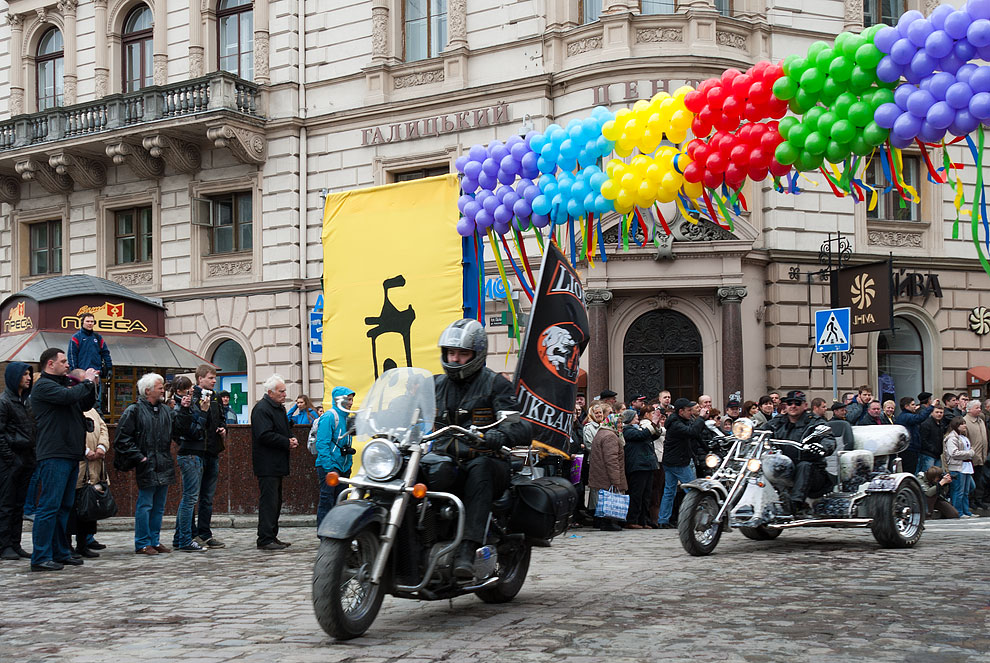 parad23 День города во Львове: Праздничное шествие