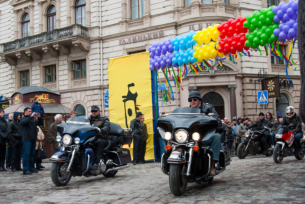 parad24 День города во Львове: Праздничное шествие