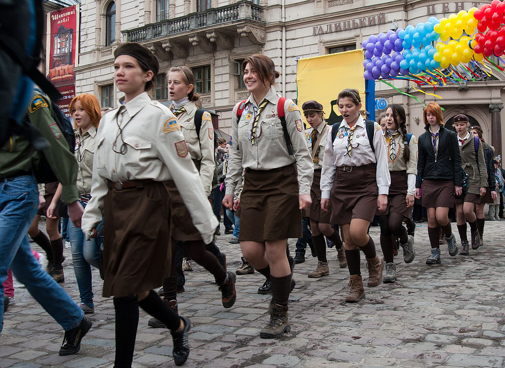 parad6 День города во Львове: Праздничное шествие