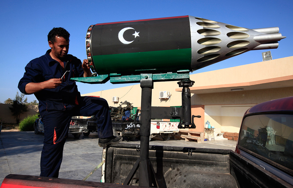 Armas improvisadas rebeldes libios